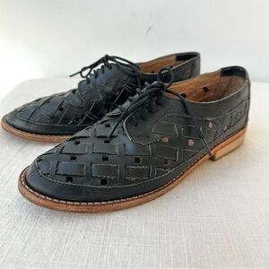 Fiel Roti Cutout Loafer Leather Black 7-7.5 Flat Lace‎ Up Shoe Garmatory